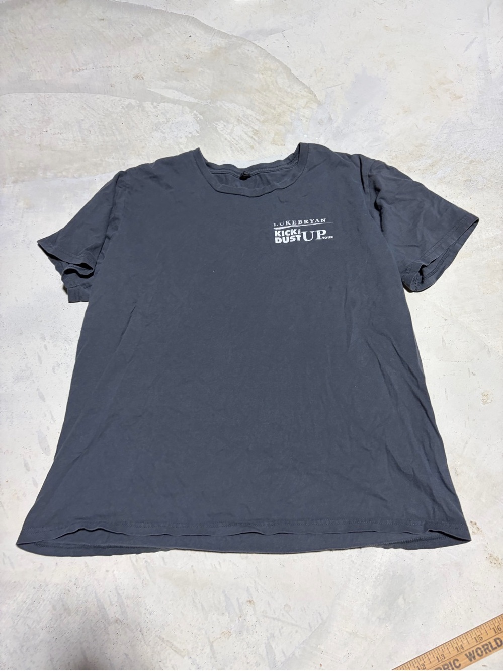 Luke bryan Kick the Dust Up Short Sleeve T-Shirt large